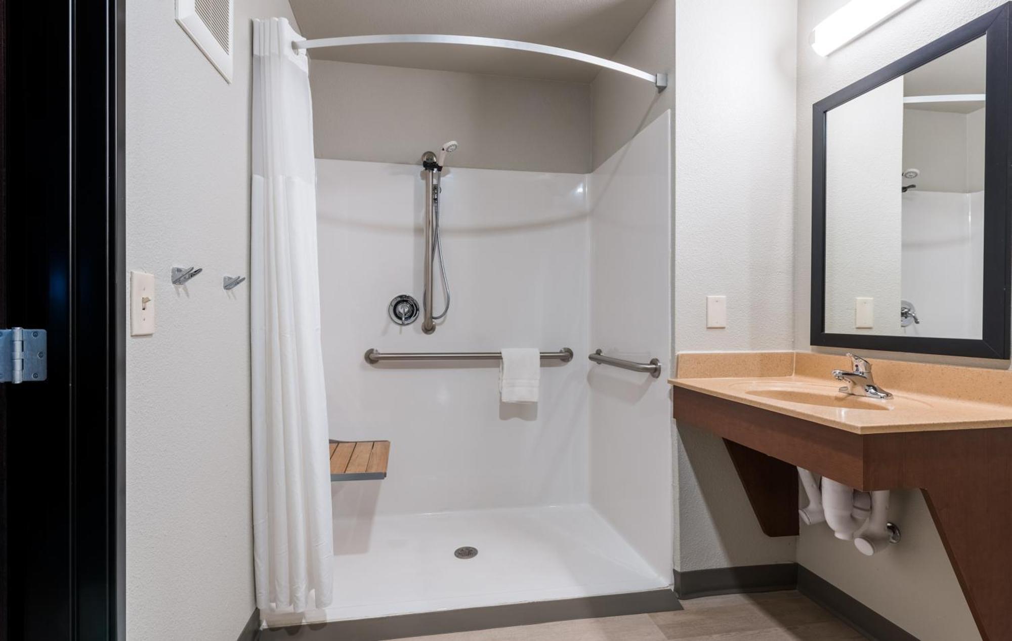 My Place Hotel-overland Park, Ks 2*